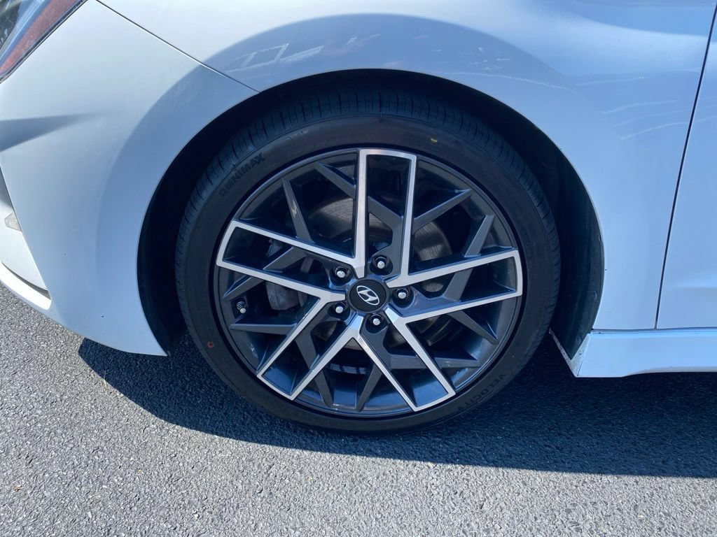 Used 2020 Hyundai Elantra Sport w/ Cargo Package (C1) FWD image 9