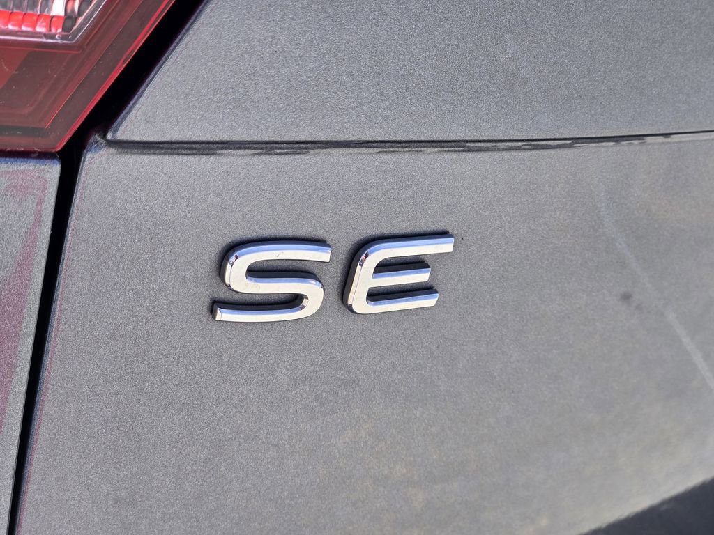 Used 2024 Volkswagen Tiguan SE R-Line image 12