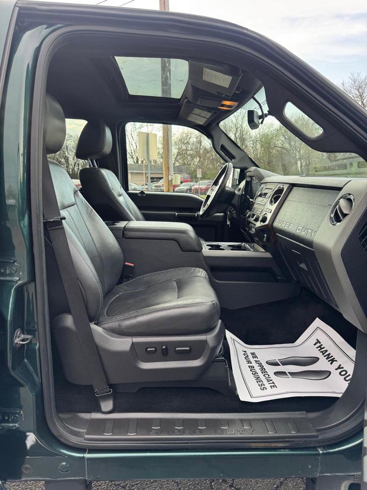 Used 2011 Ford F250 Lariat w/ Lariat Interior Pkg AWD/4WD image 18