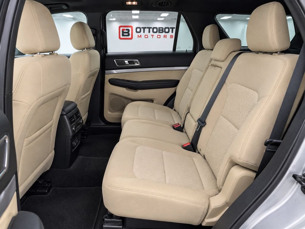 Used 2017 Ford Explorer XLT AWD/4WD image 14