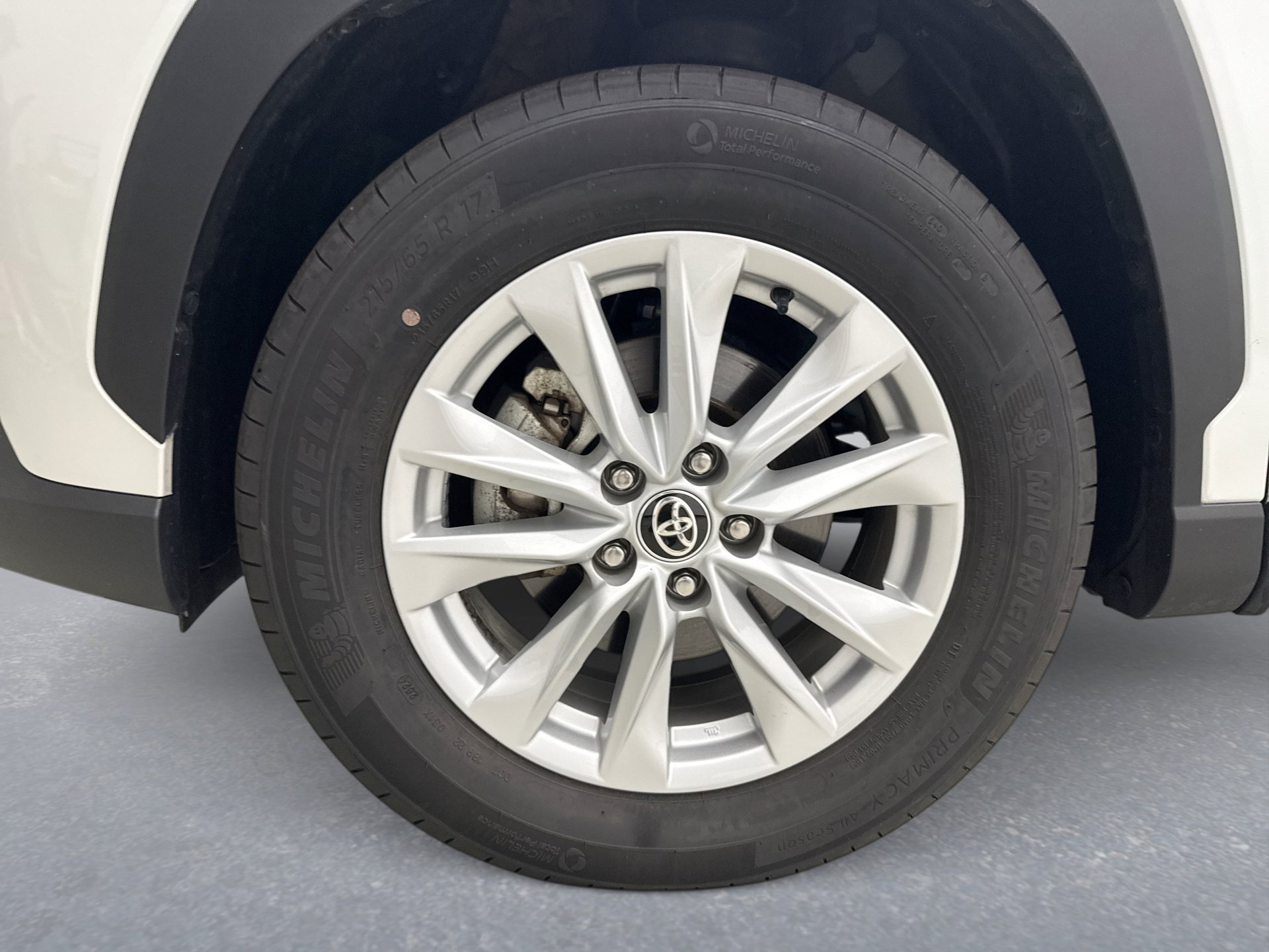 Used 2024 Toyota Corolla Cross LE AWD/4WD image 21