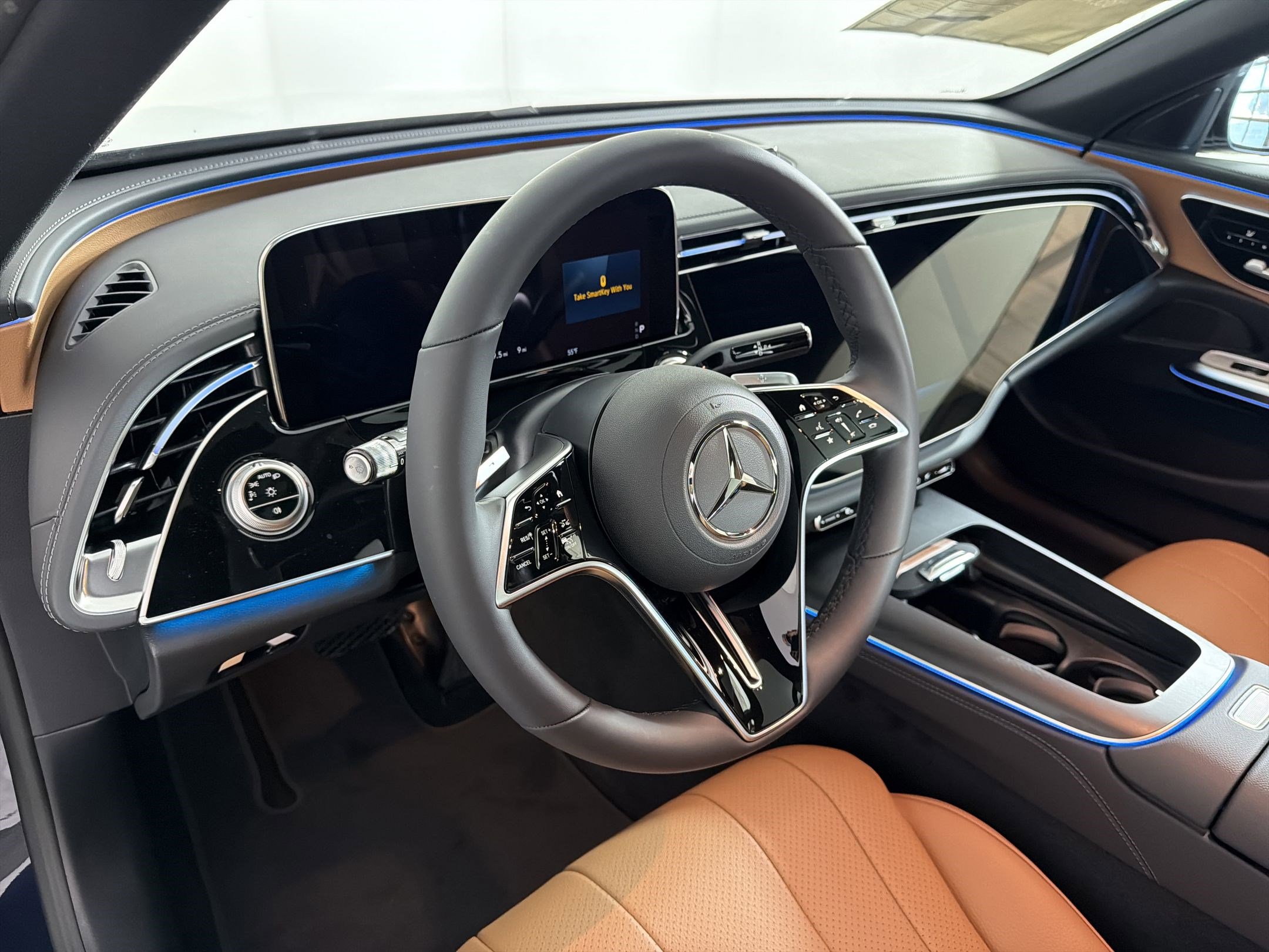 New 2026 Mercedes-Benz E 350 4MATIC Sedan image 4