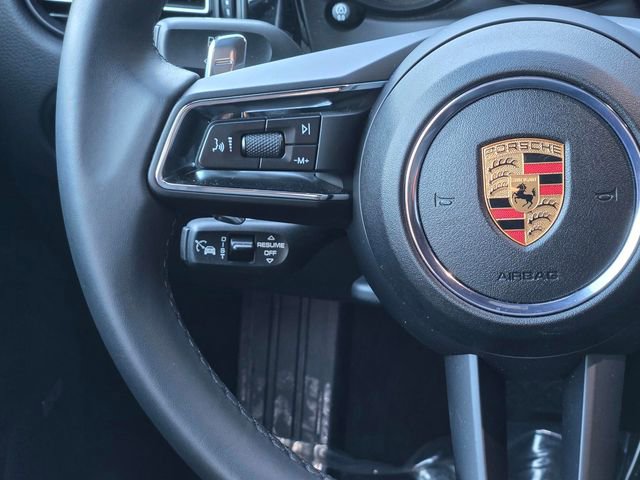 Used 2025 Porsche Macan image 16