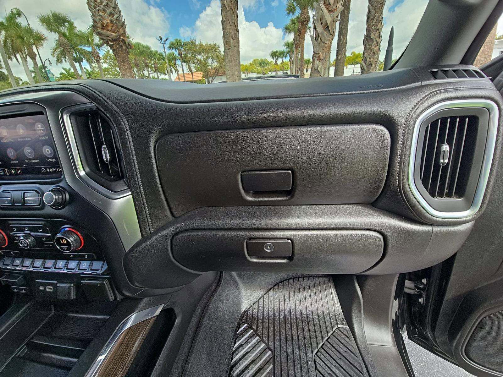 Used 2020 Chevrolet Silverado 1500 LT Trail Boss w/ Midnight Edition image 13