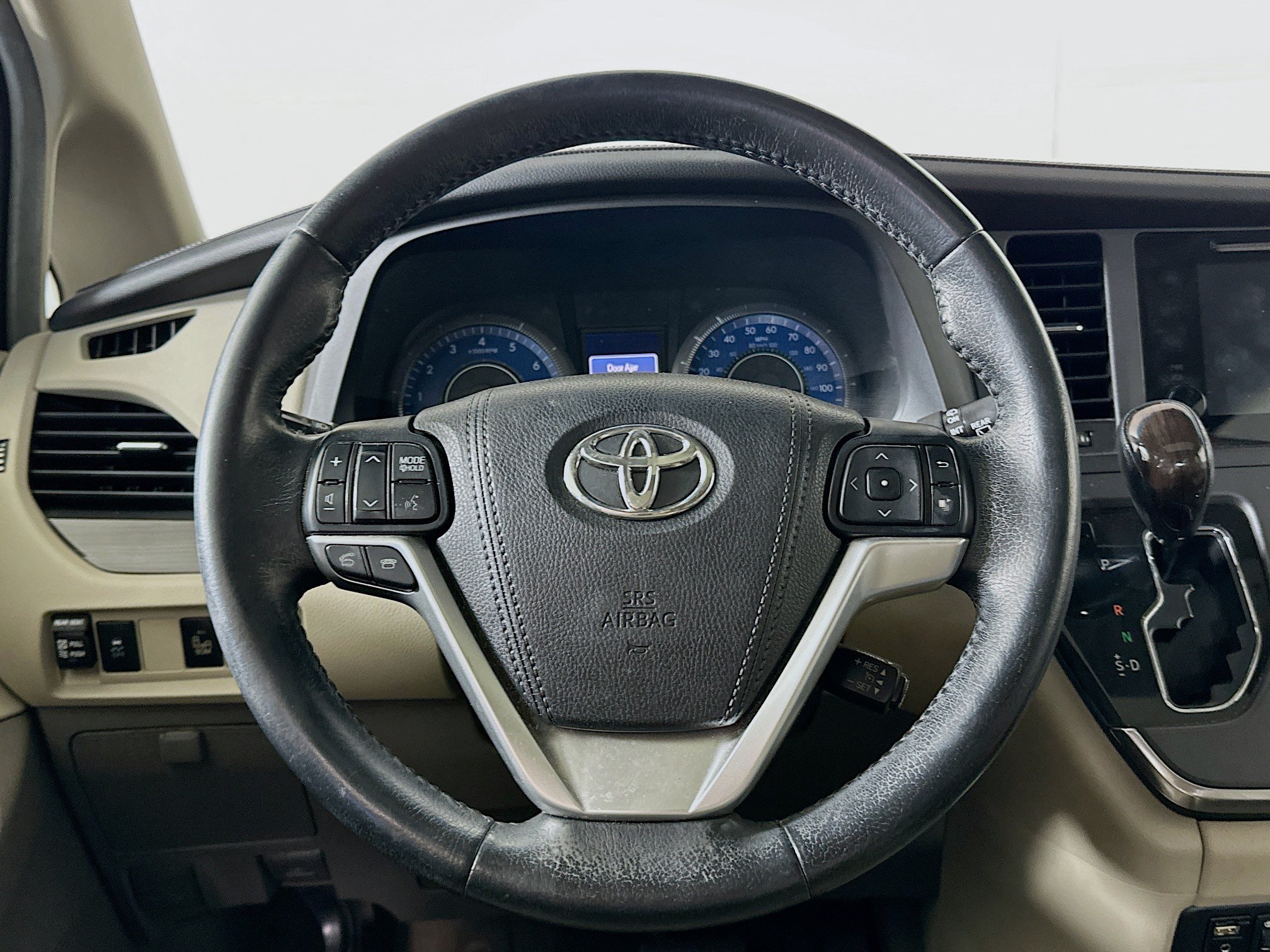 Used 2015 Toyota Sienna XLE FWD image 18