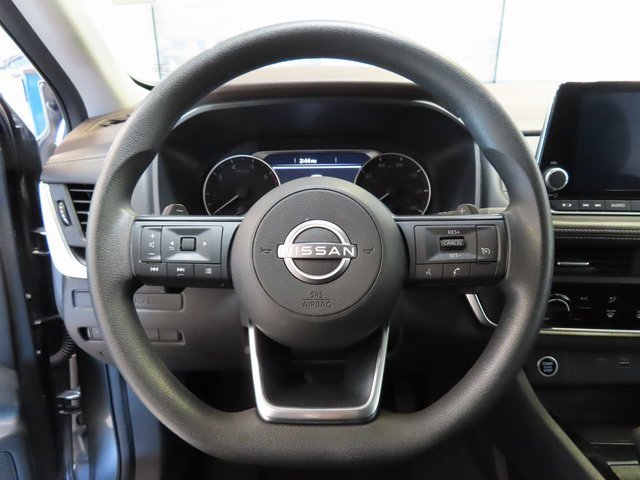 Used 2023 Nissan Rogue S image 8
