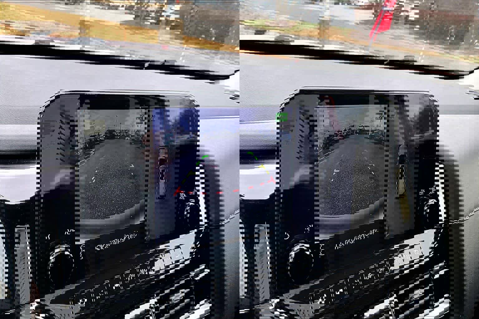 Used 2023 Nissan Pathfinder SL image 25