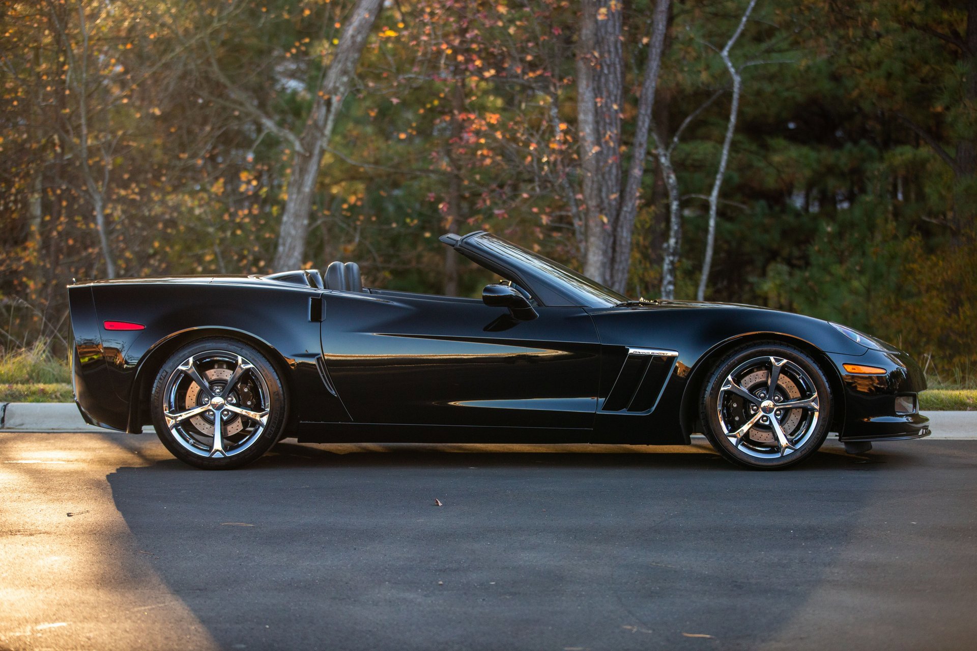 Used 2011 Chevrolet Corvette Grand Sport w/ Preferred Equipment Group image 3