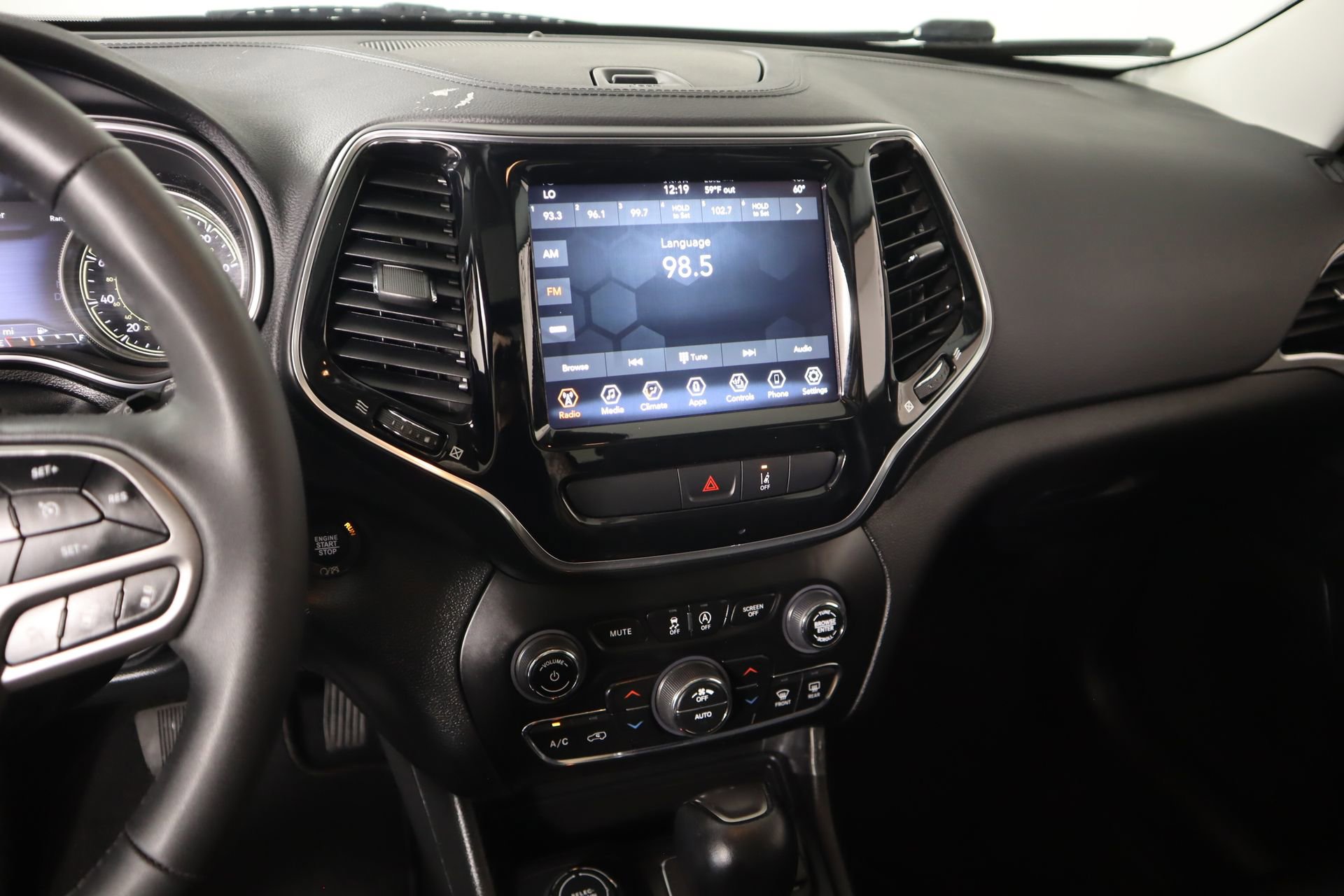 Used 2022 Jeep Cherokee Limited image 5