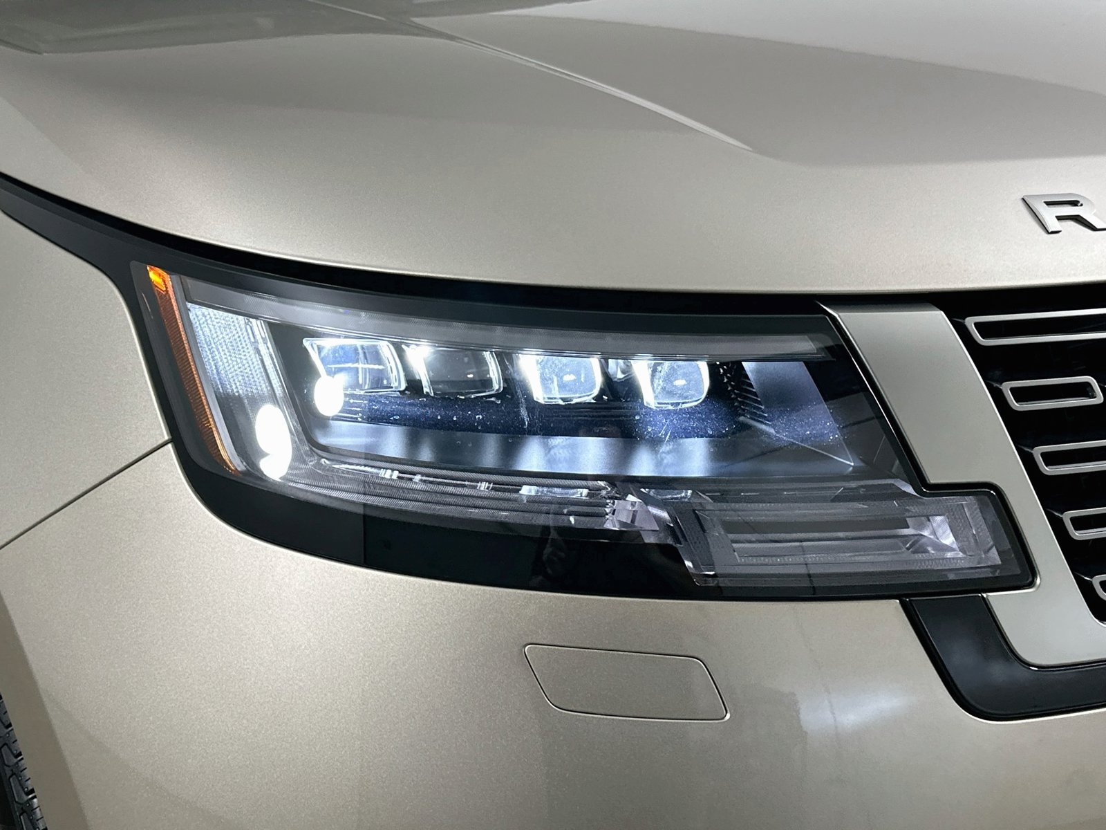 New 2026 Land Rover Range Rover SE AWD/4WD image 9