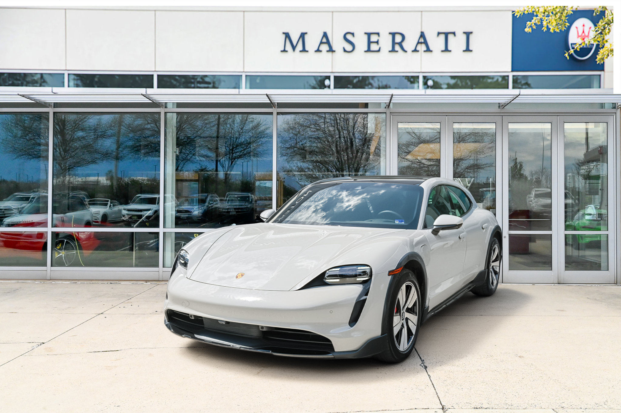 Used 2023 Porsche Taycan 4S AWD/4WD image 1