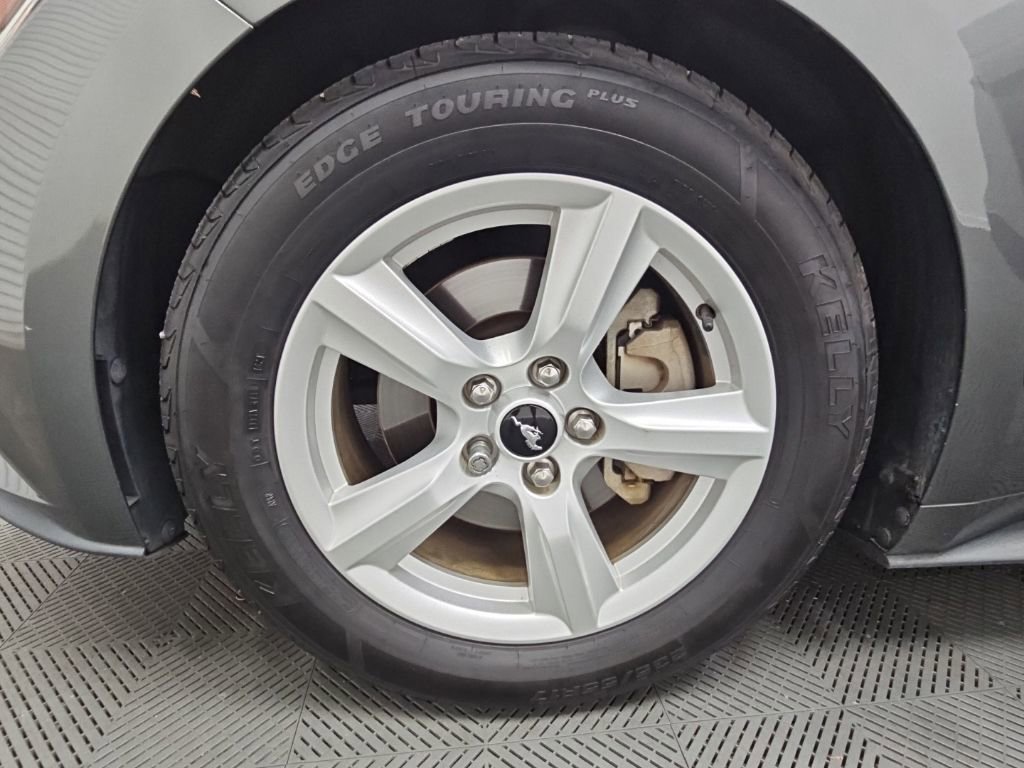 Used 2017 Ford Mustang Coupe RWD image 37