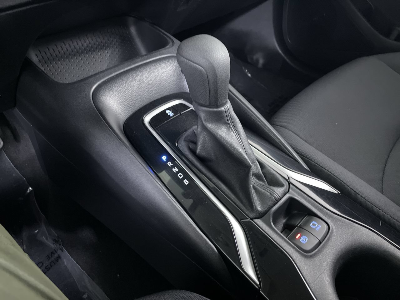 Used 2020 Toyota Corolla LE FWD image 17