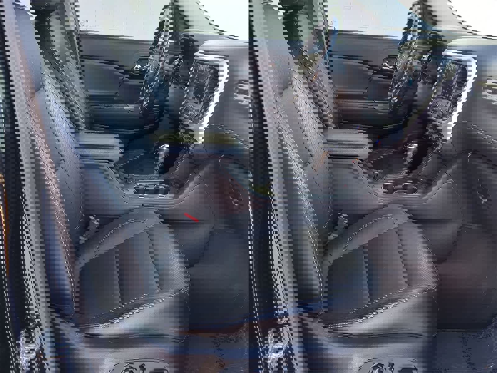 Used 2018 GMC Acadia SLT image 28