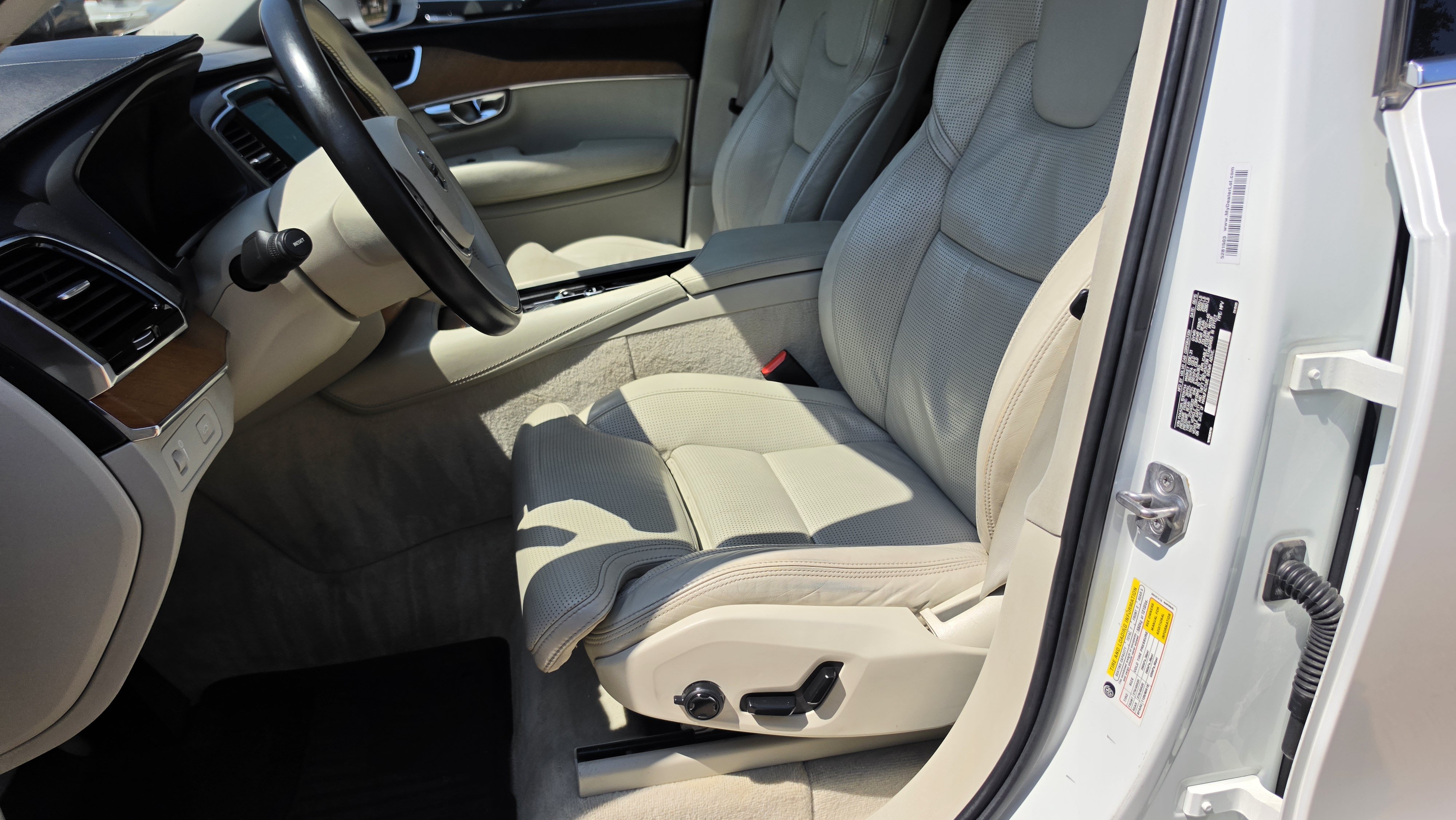 Used 2016 Volvo XC90 T6 Inscription AWD/4WD image 26