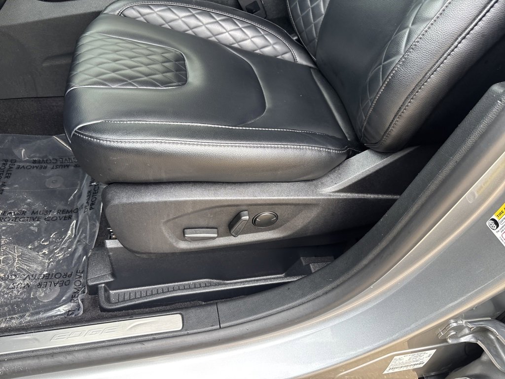 Used 2024 Ford Edge Titanium image 27