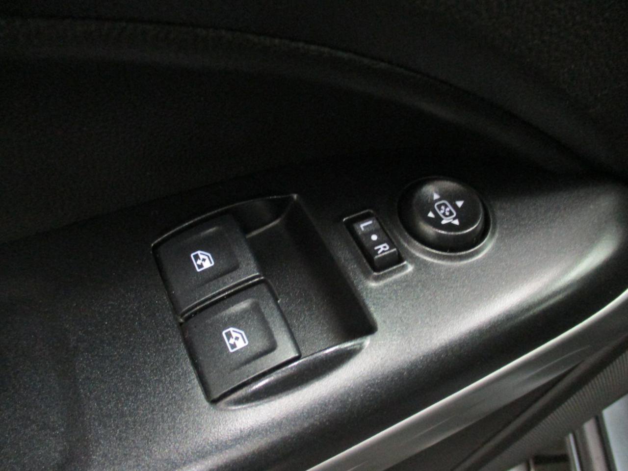 Used 2016 Chevrolet Colorado LT w/ LT Convenience Package image 13