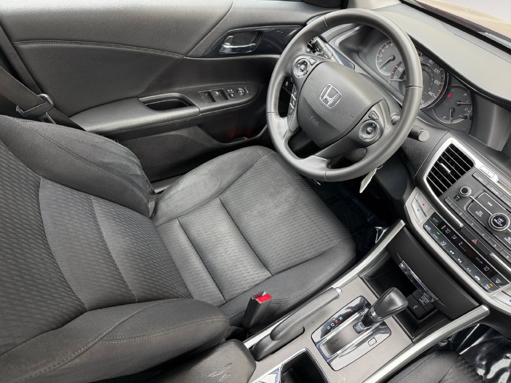 Used 2015 Honda Accord Sport image 15