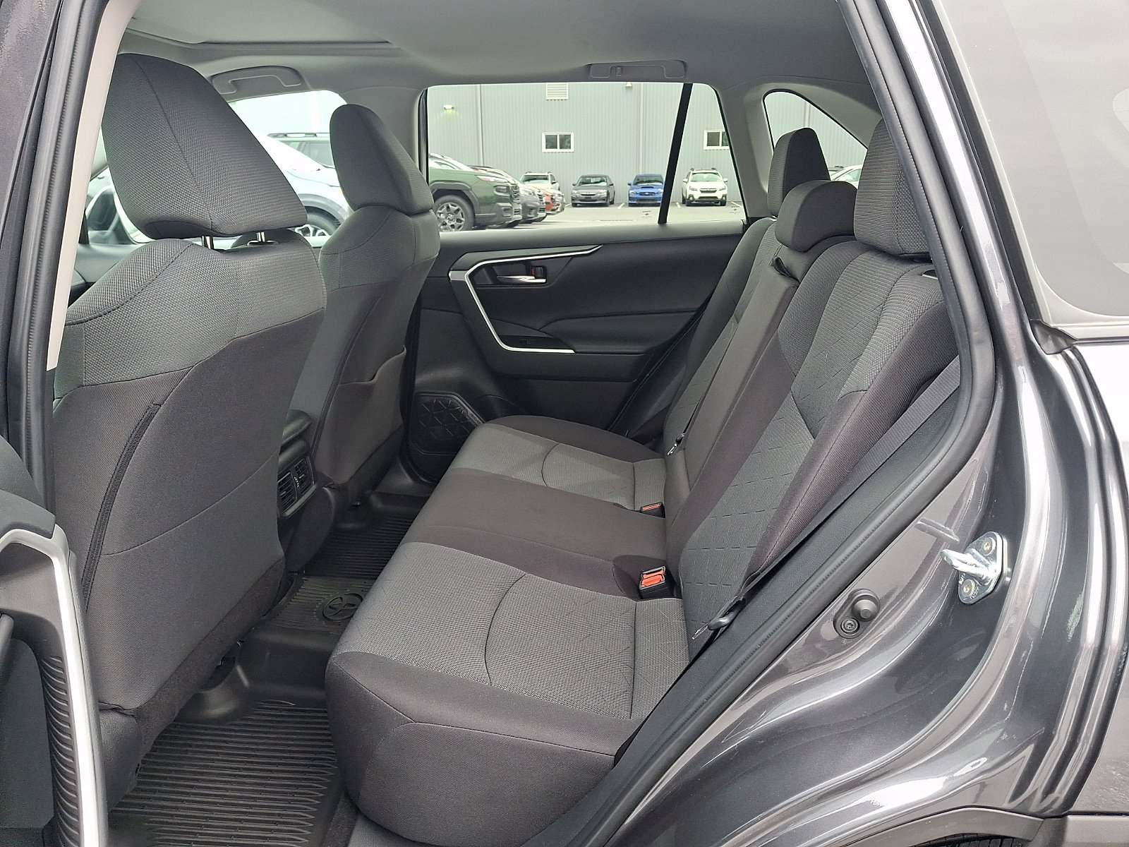 Used 2022 Toyota RAV4 XLE w/ Convenience Package image 10