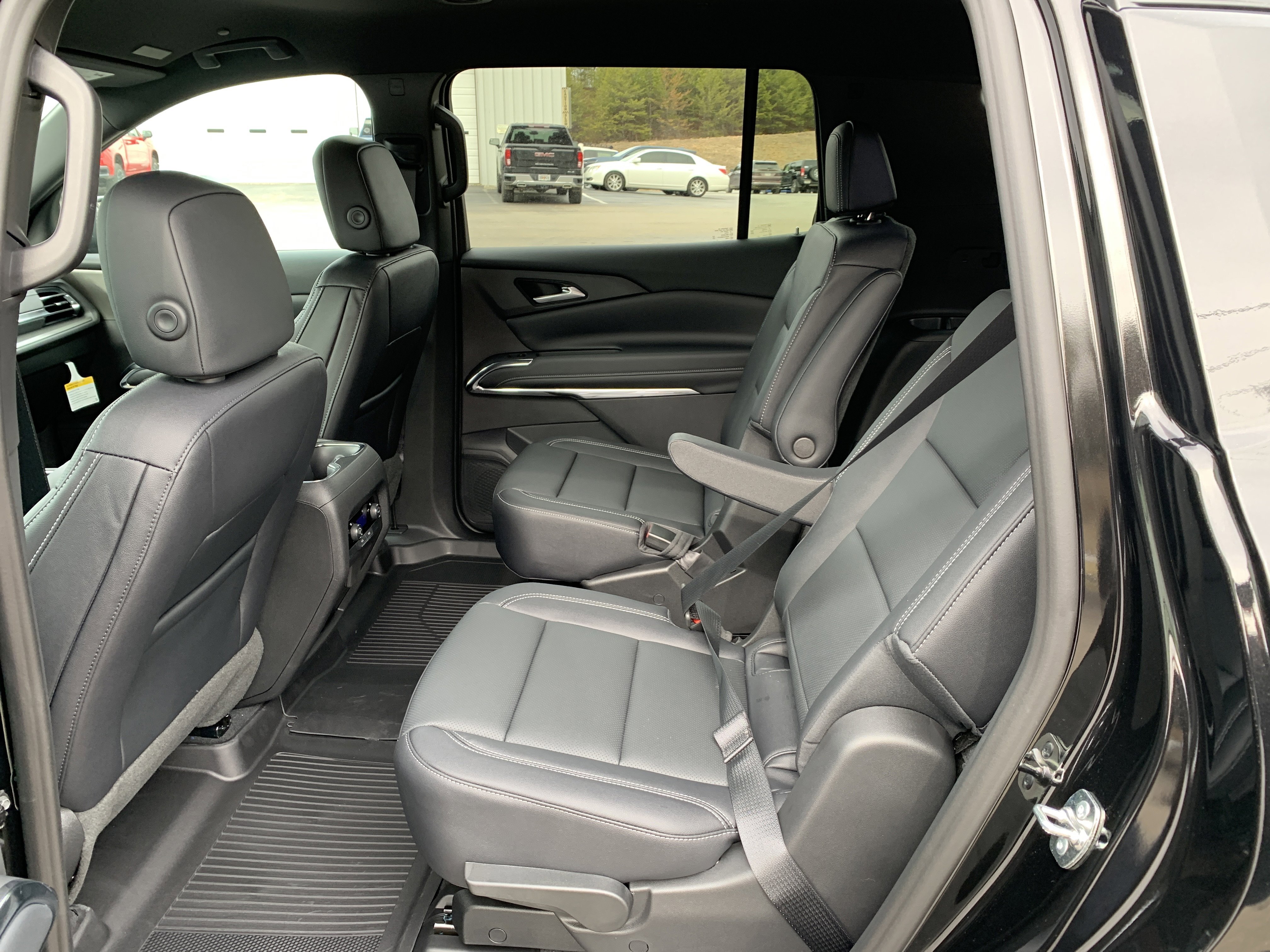 New 2026 Chevrolet Traverse LT w/ Midnight/Sport Edition image 18