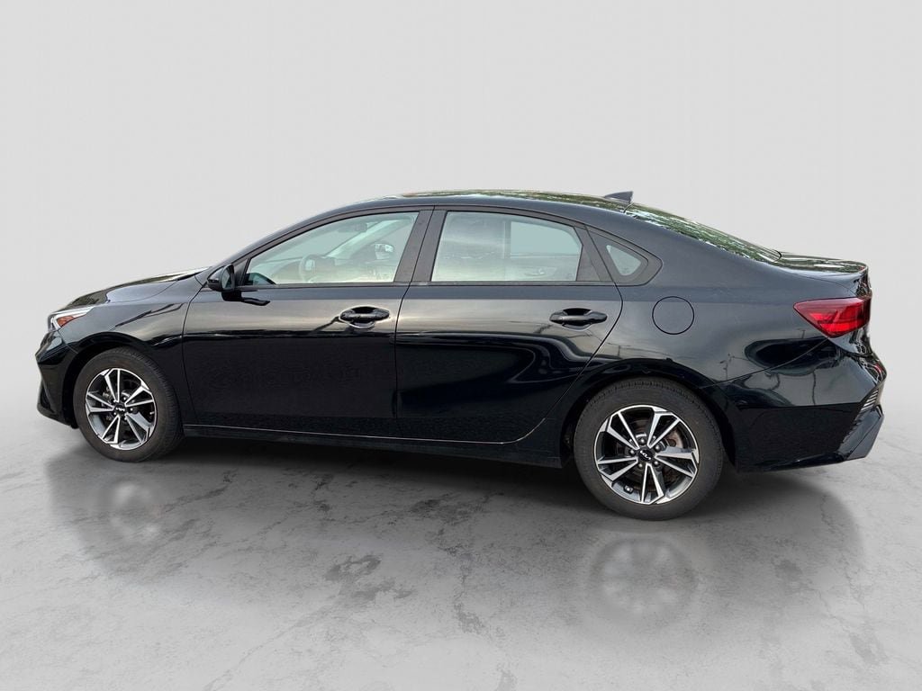 Used 2023 Kia Forte LXS FWD image 4
