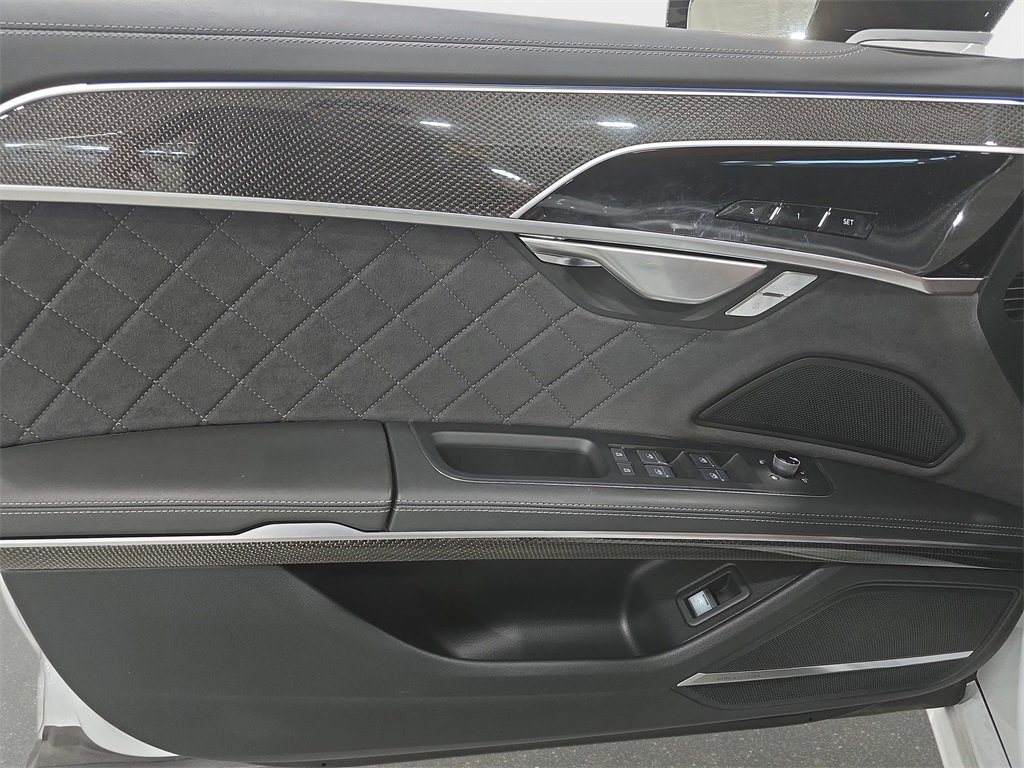 Used 2024 Audi S8 image 26