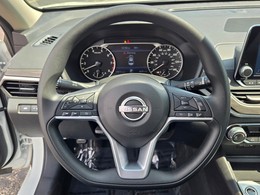 Used 2025 Nissan Altima 2.5 SV FWD image 30