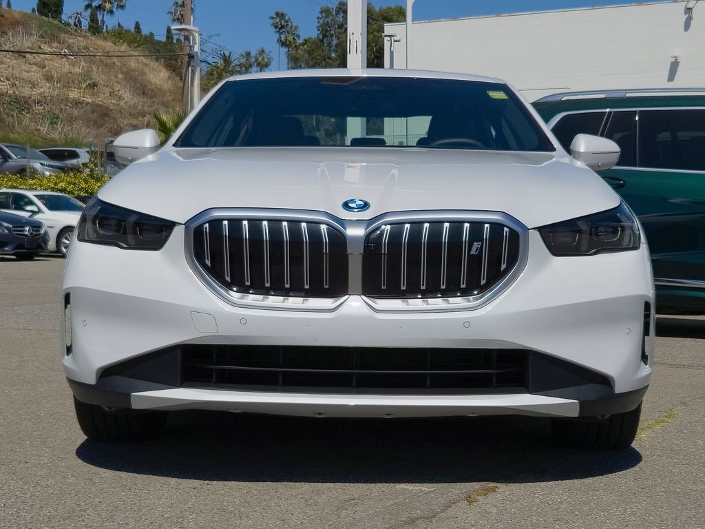 Used 2026 BMW i5 eDrive40 RWD image 3