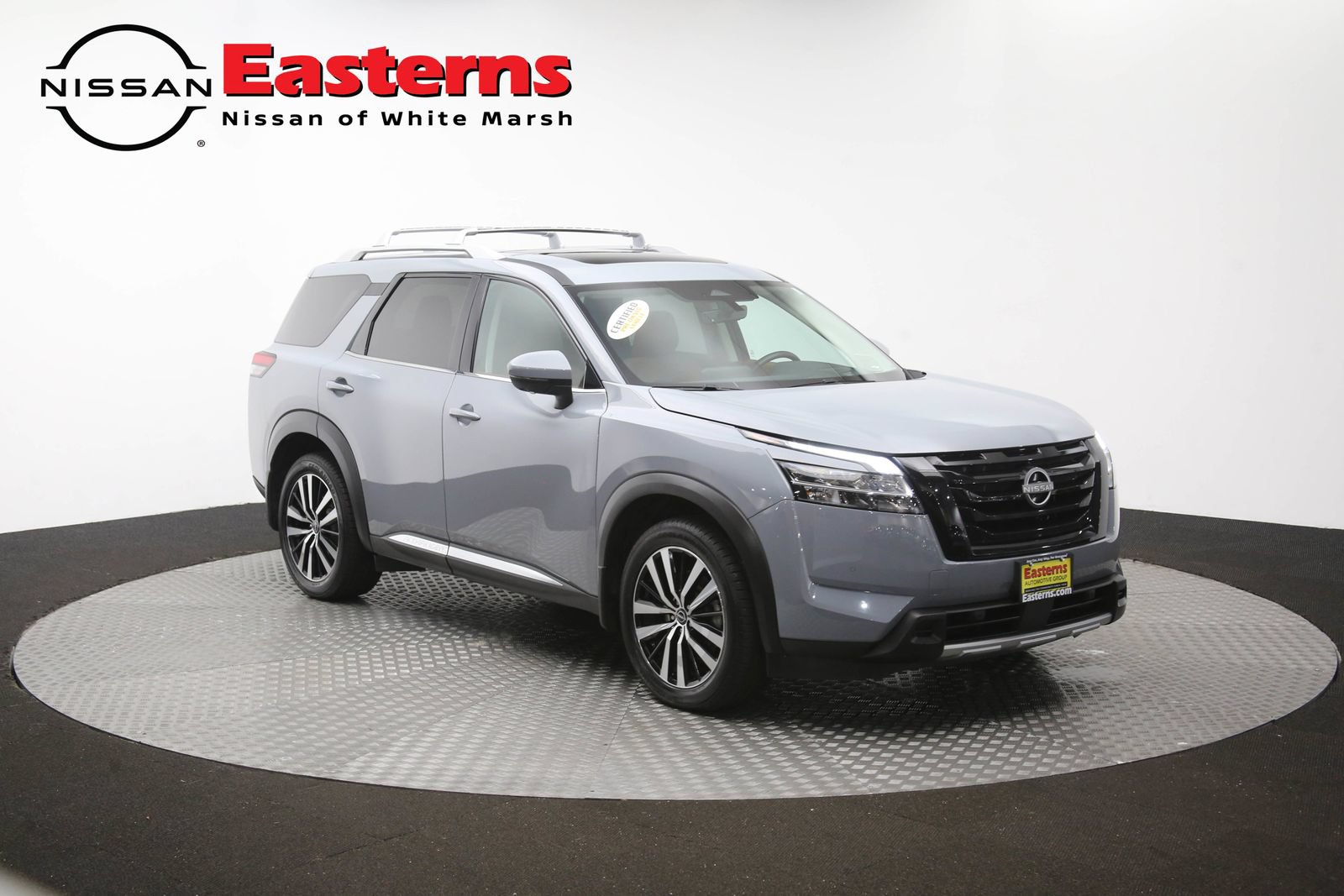 Used 2024 Nissan Pathfinder Platinum w/ Black Appearance Package AWD/4WD image 53