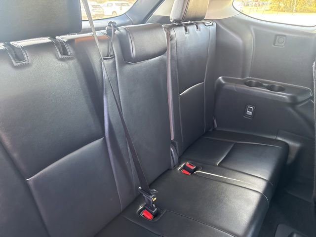 Used 2024 Toyota Highlander XLE FWD image 20