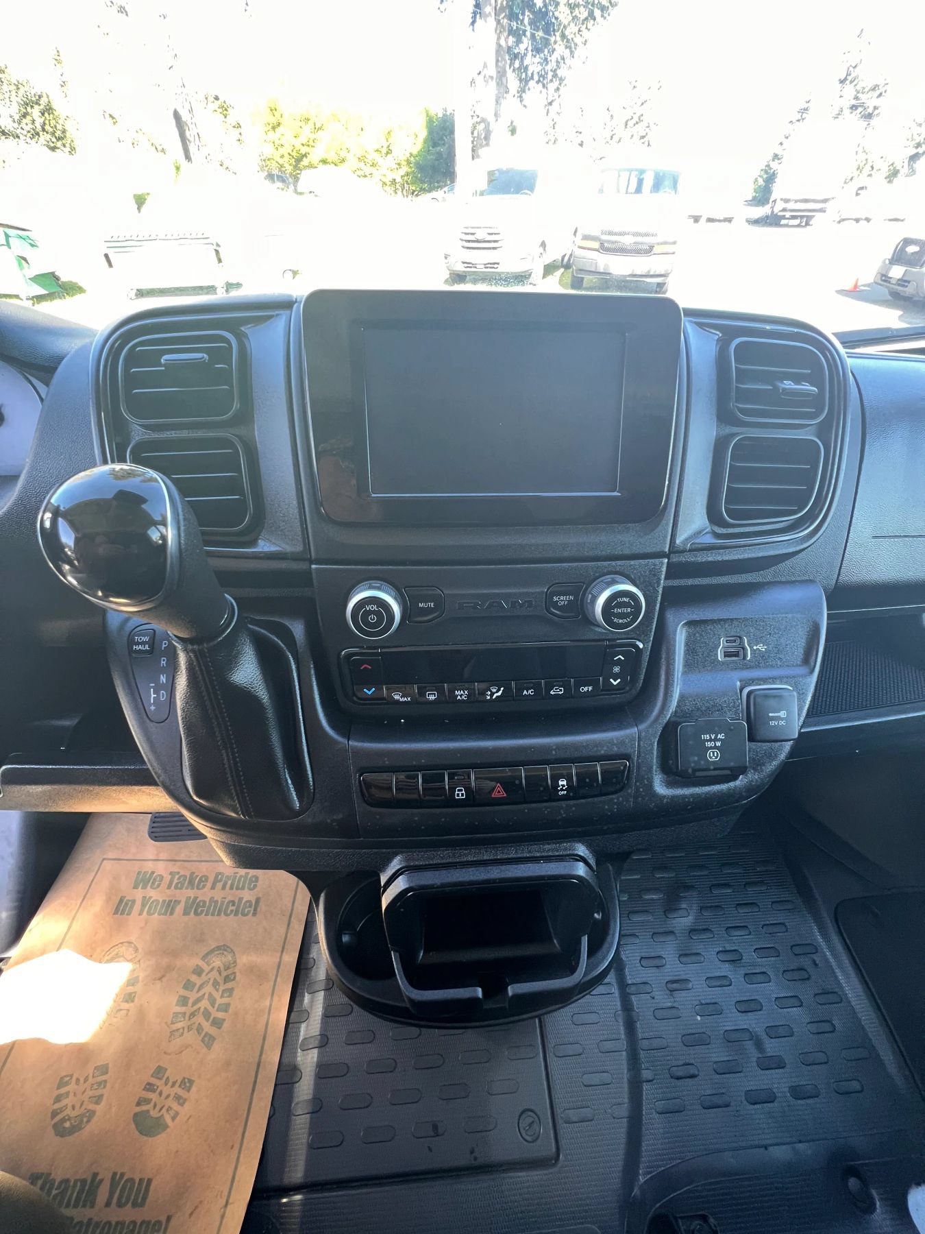 Used 2024 RAM ProMaster 2500 w/ Convenience Group FWD image 13