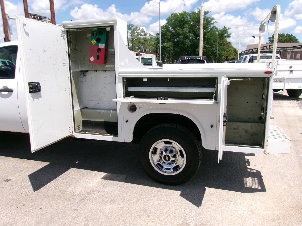 Used 2012 Chevrolet Silverado 2500 W/T AWD/4WD image 2