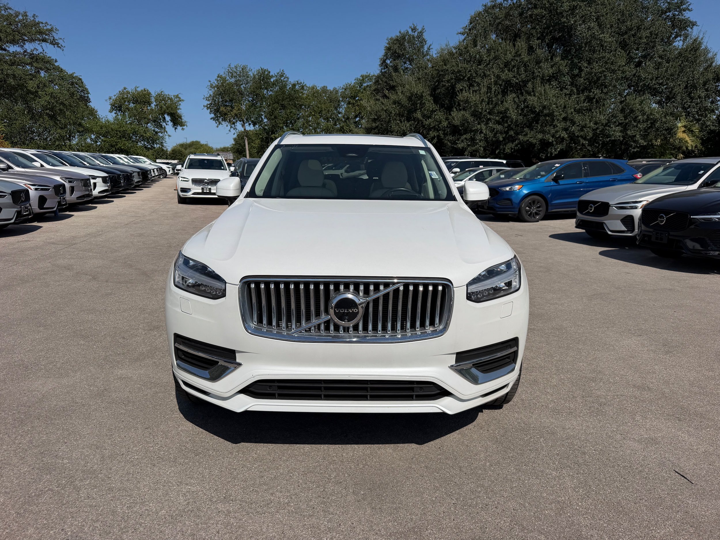 Certified 2024 Volvo XC90 T8 Ultimate w/ Protection Package Premier AWD/4WD image 8