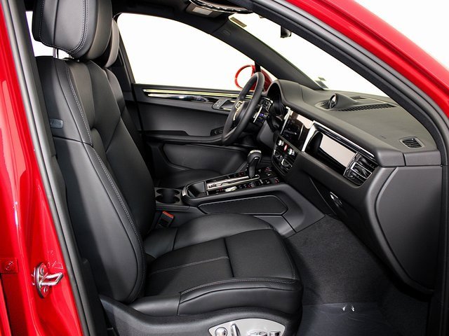 New 2026 Porsche Macan image 27