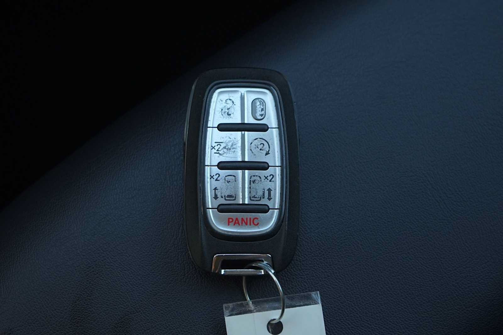 Used 2024 Chrysler Pacifica Limited FWD image 28
