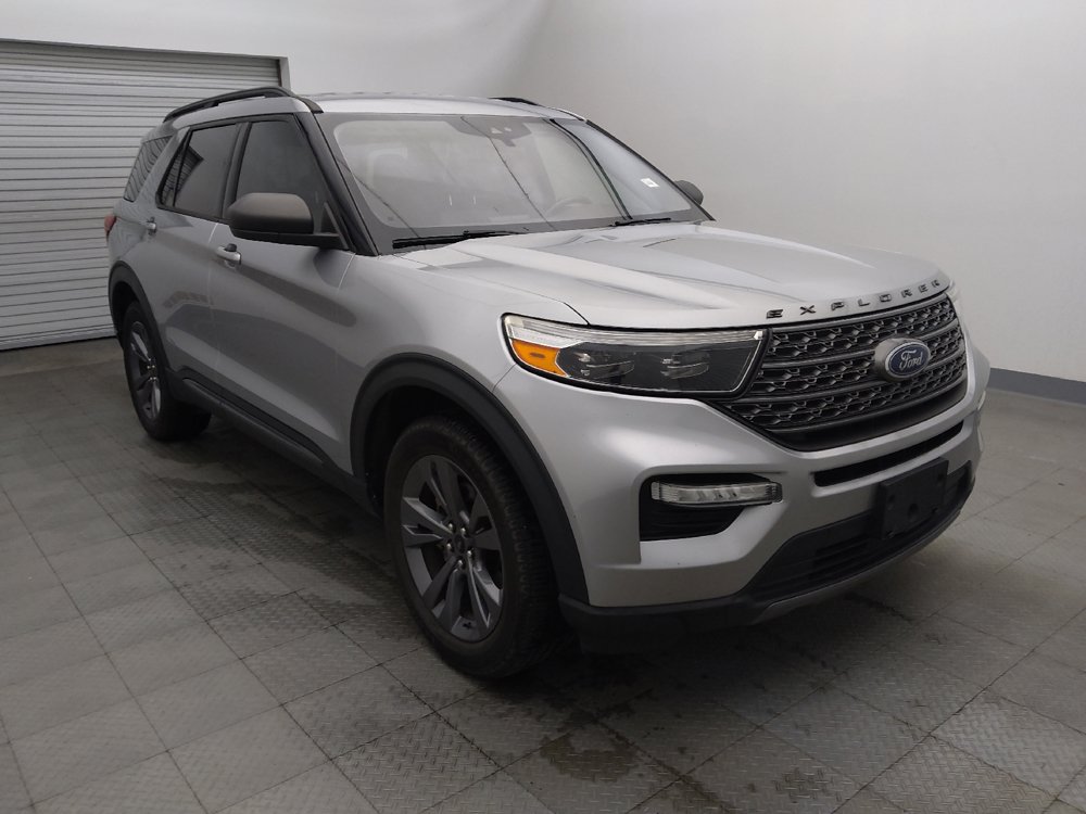 Used 2021 Ford Explorer XLT w/ Equipment Group 202A AWD/4WD image 13