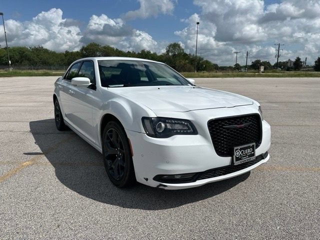 Used 2023 Chrysler 300 S RWD image 7