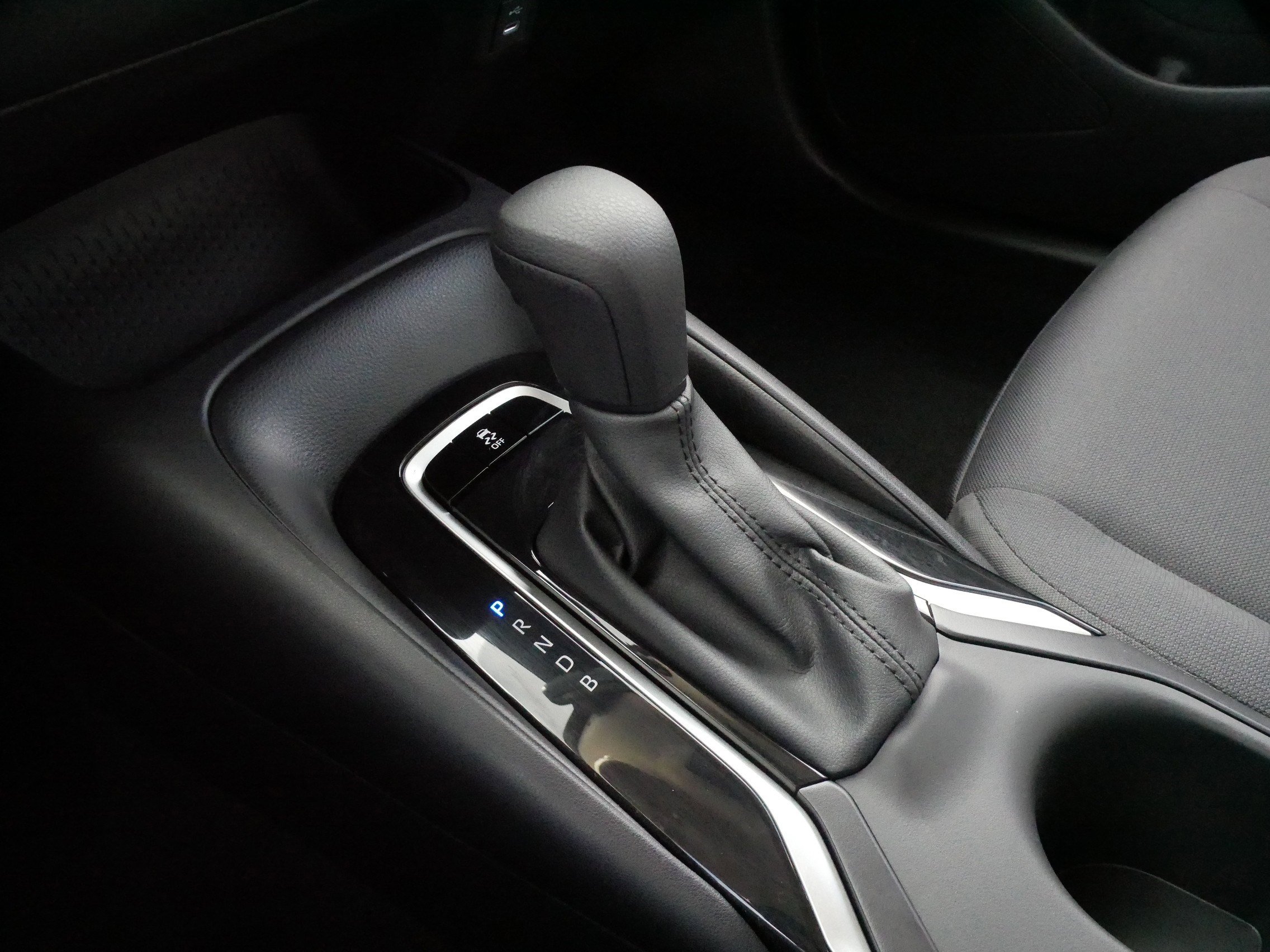 Certified 2025 Toyota Corolla LE image 24
