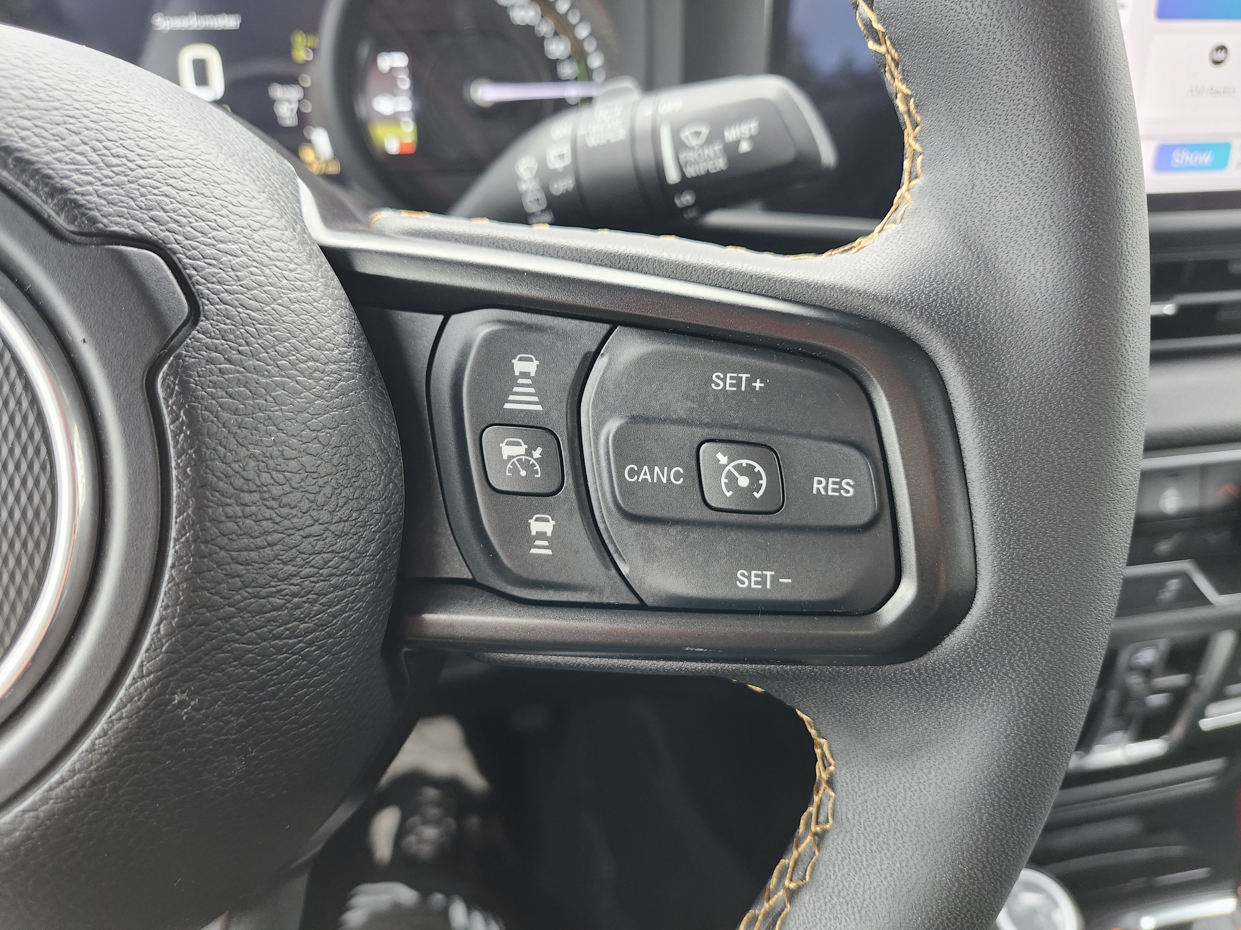 Used 2024 Jeep Wrangler Unlimited w/ Convenience Group AWD/4WD image 33