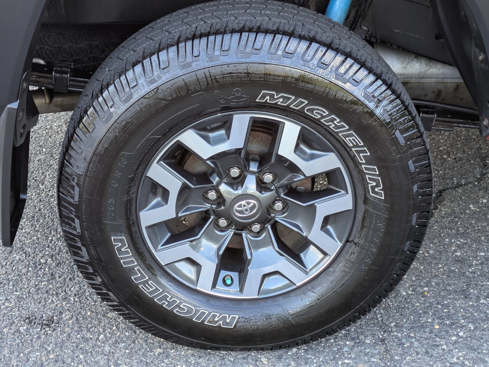 Used 2017 Toyota Tacoma TRD Off-Road w/ Tow Package (A/T) AWD/4WD image 30