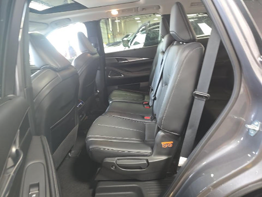 Used 2023 INFINITI QX60 Luxe w/ Performance Audio Package AWD/4WD image 8