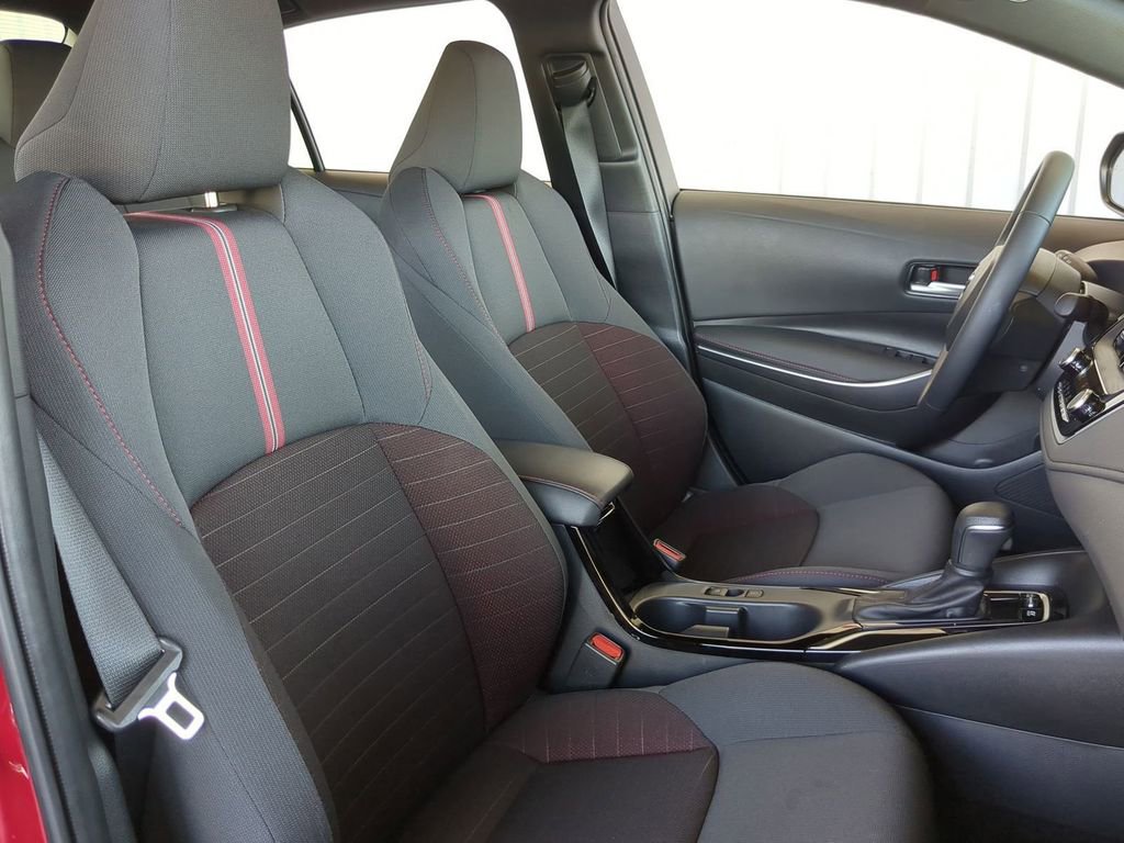 Used 2025 Toyota Corolla SE image 8