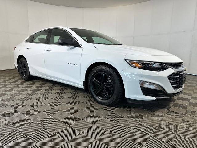 Used 2021 Chevrolet Malibu LS image 2