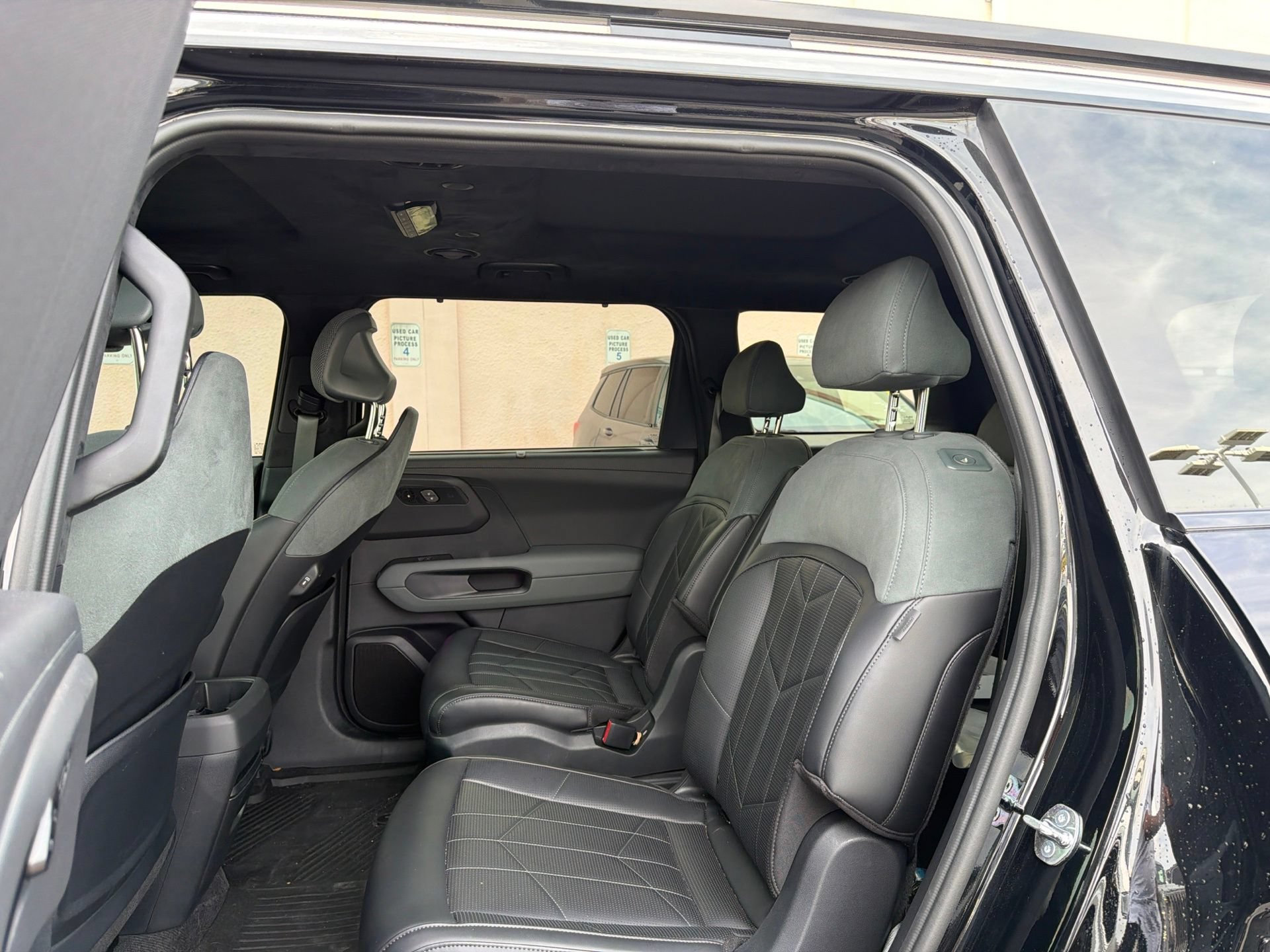 Used 2027 Kia Telluride SX Prestige X-Pro AWD/4WD image 17