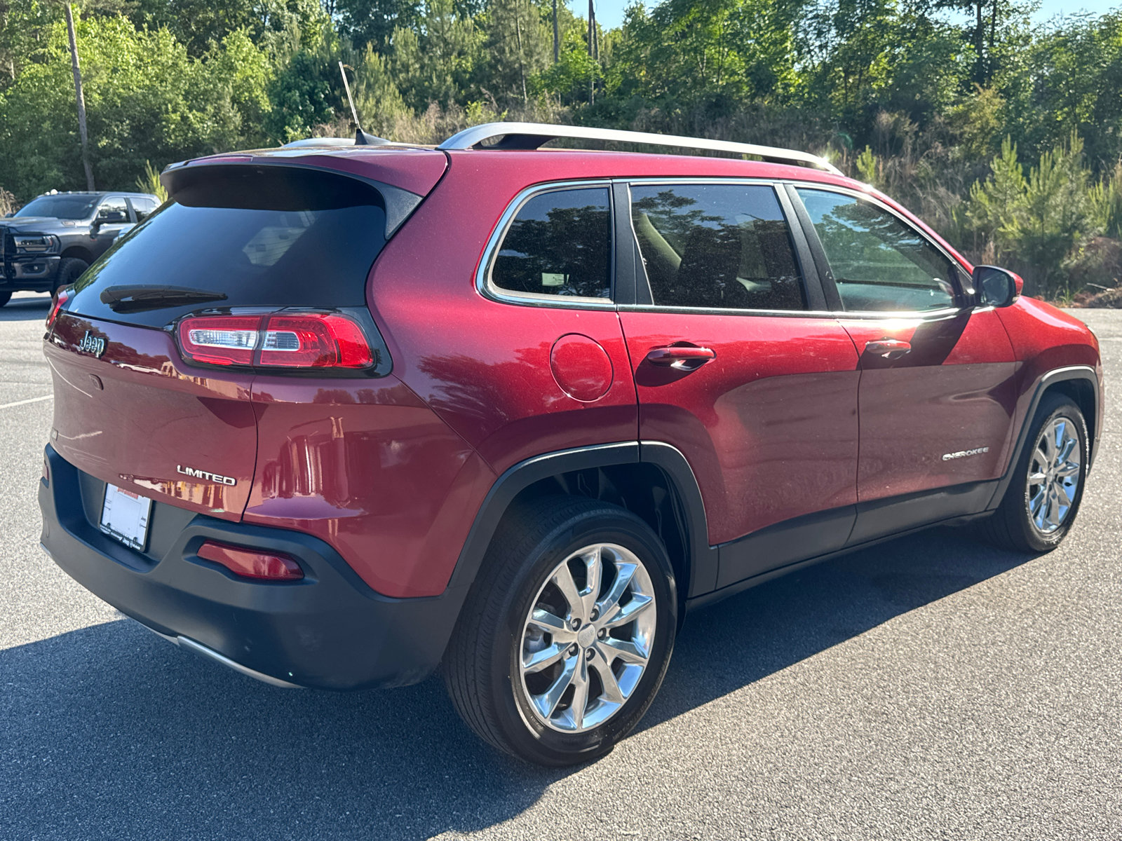 Used 2016 Jeep Cherokee Limited FWD image 5