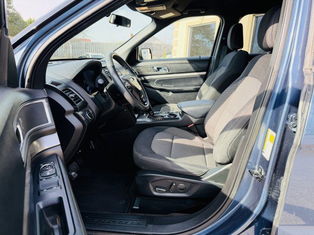 Used 2018 Ford Explorer XLT image 10
