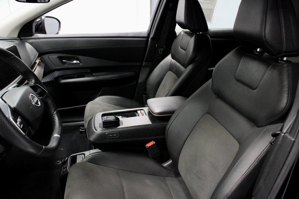 Certified 2023 Nissan Ariya AWD image 26