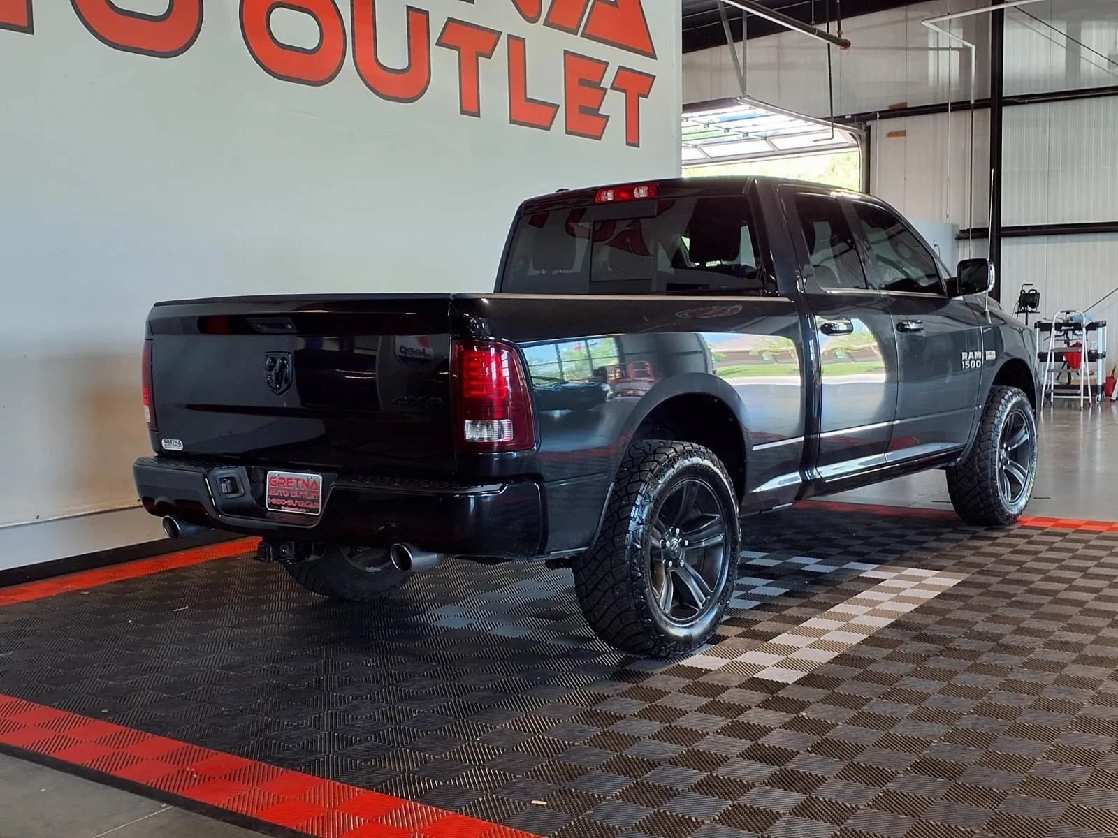 Used 2017 RAM 1500 Sport w/ Black Ram 1500 Sport Group AWD/4WD image 7