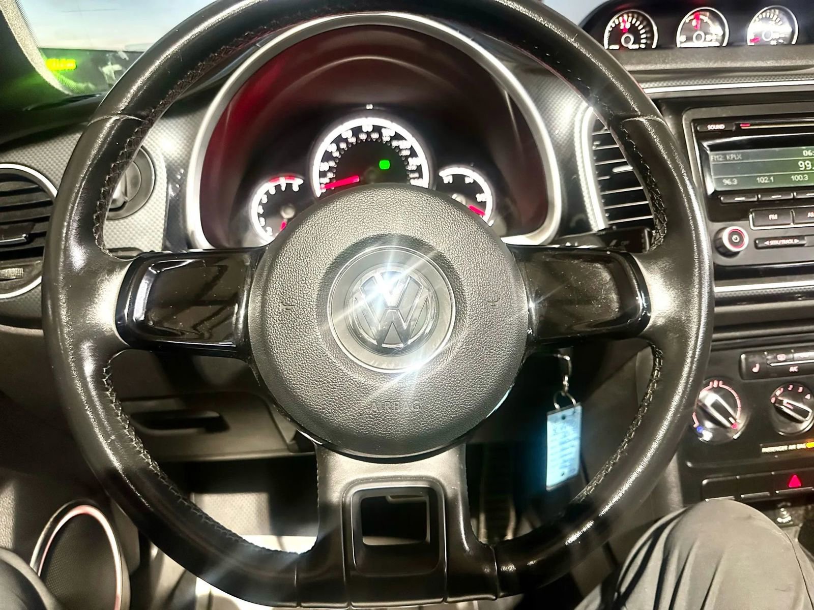 Used 2013 Volkswagen Beetle 2.0T image 28