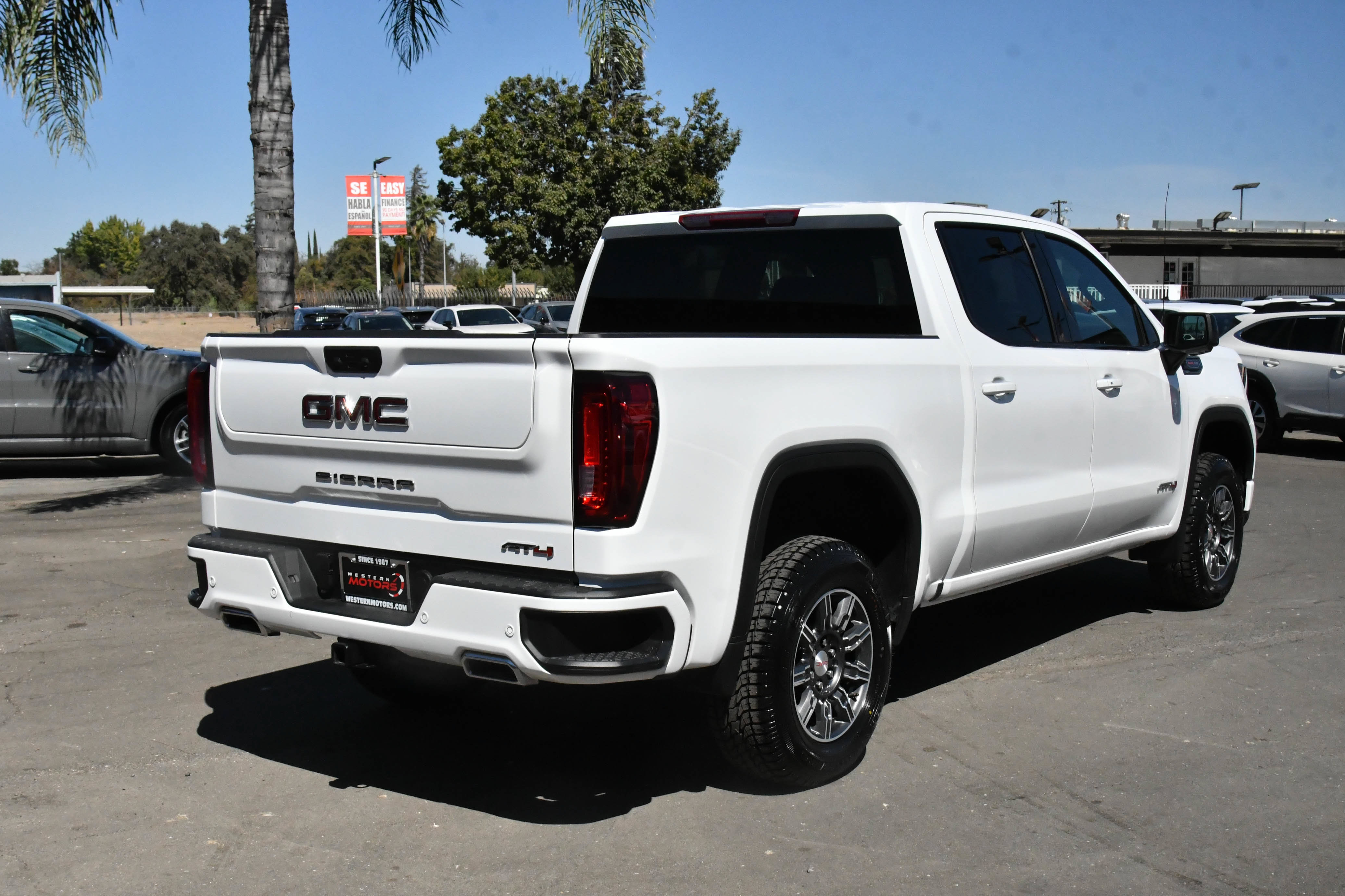 Used 2025 GMC Sierra 1500 AT4 AWD/4WD image 8